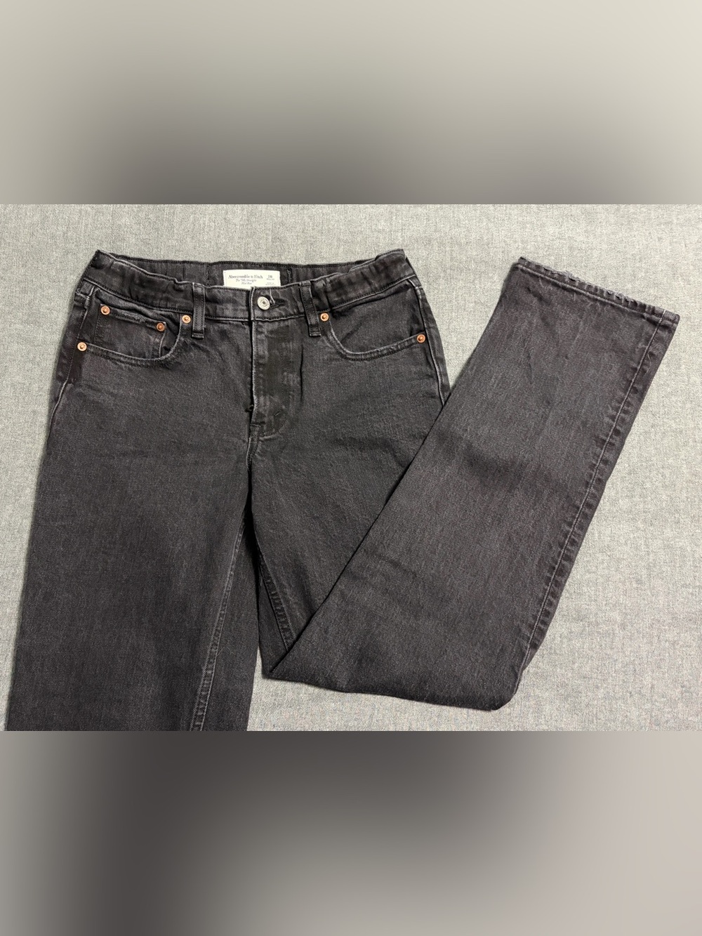 Abercrombie & Fitch Black 90s Straight Mid-Rise Jeans